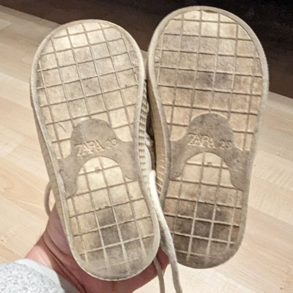 Zara White Infant Girl Shoes - Size 7, Refined Style, Good Condition - Picture 4 of 4